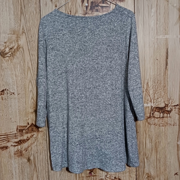 Gibson Heather Gray Knot Front Luxe Sweater Size Small - Picture 2 of 7
